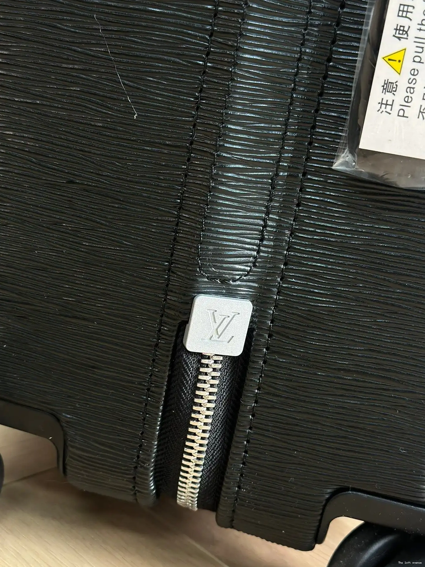 55 37L MONOGRAM CABIN SUITCASE HORIZON CUSTOM EMBOSSED 0704